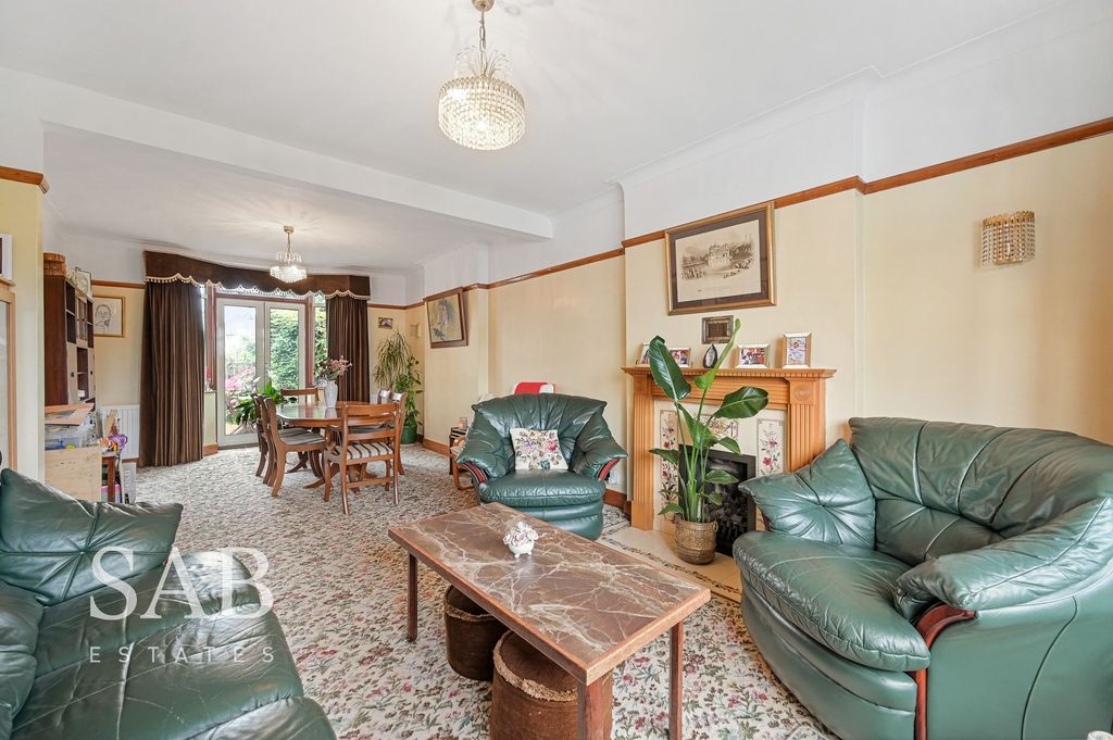 Property photo 2 of 13