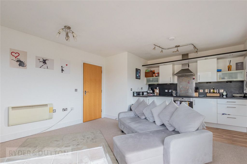 Property photo 3 of 15 Open Plan
