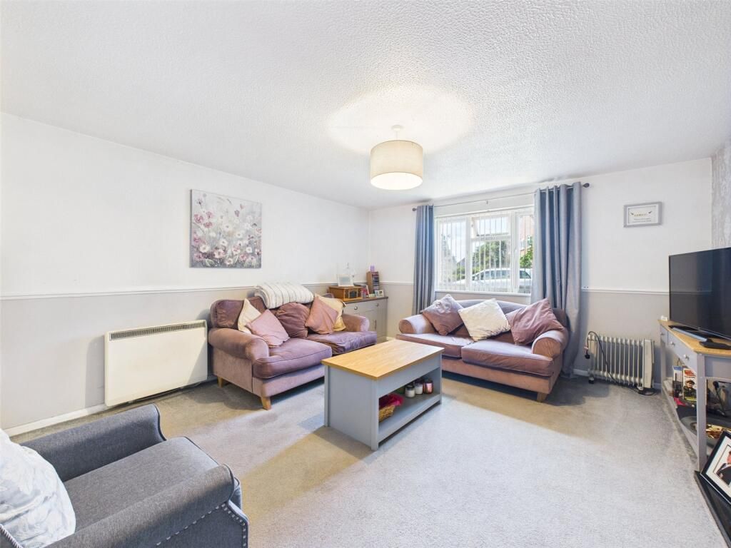 Property photo 3 of 12