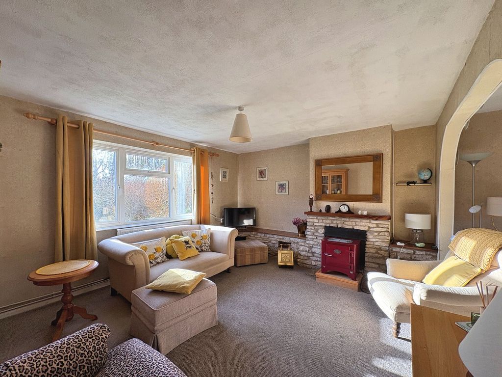 Property photo 3 of 18