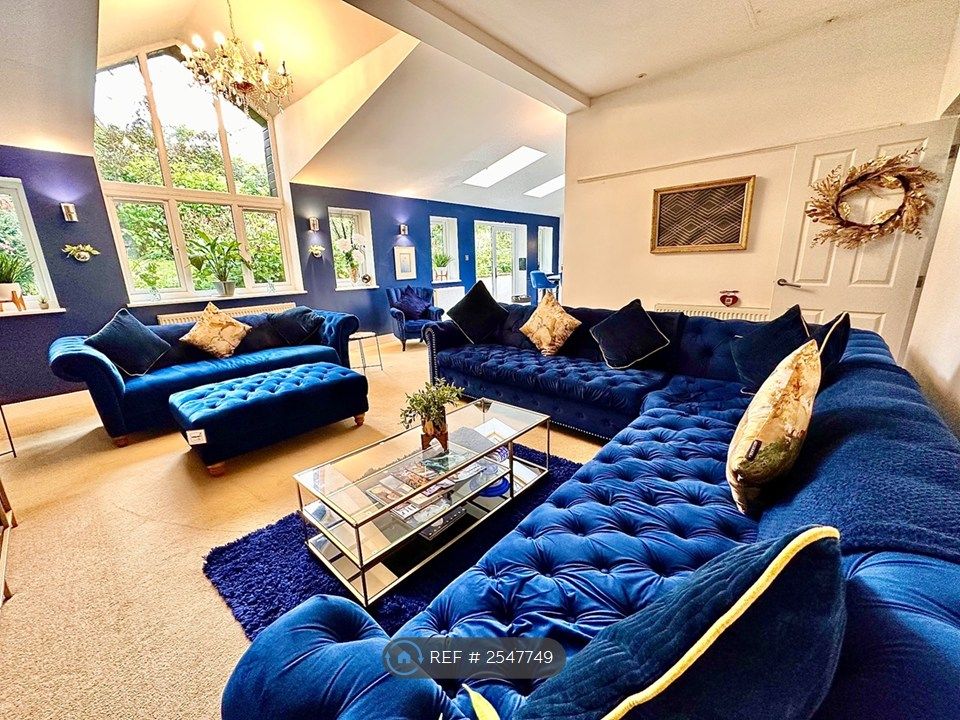 Property photo 1 of 27 5 Bedroom Detached  For Short Term Corporate Let