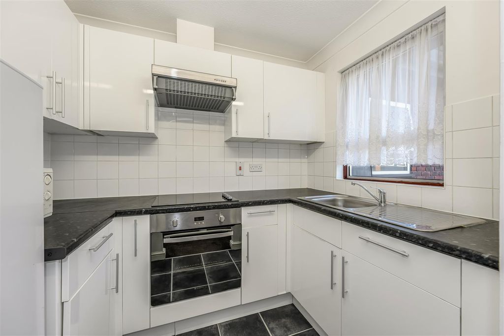 Property photo 3 of 19 3
