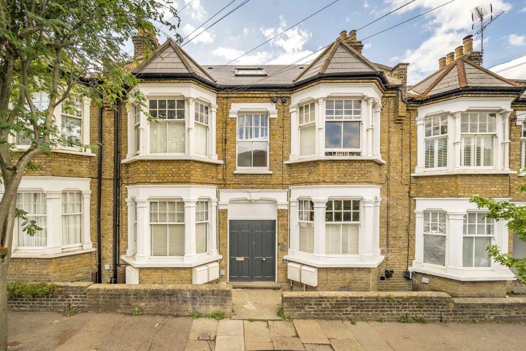 Property photo 1 of 8