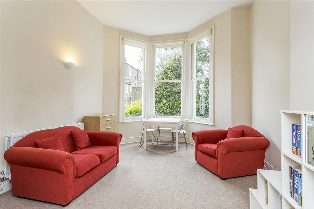 Property photo 1 of 6 Lettings Hammersmith Sinclair Road - Reception.Jpg