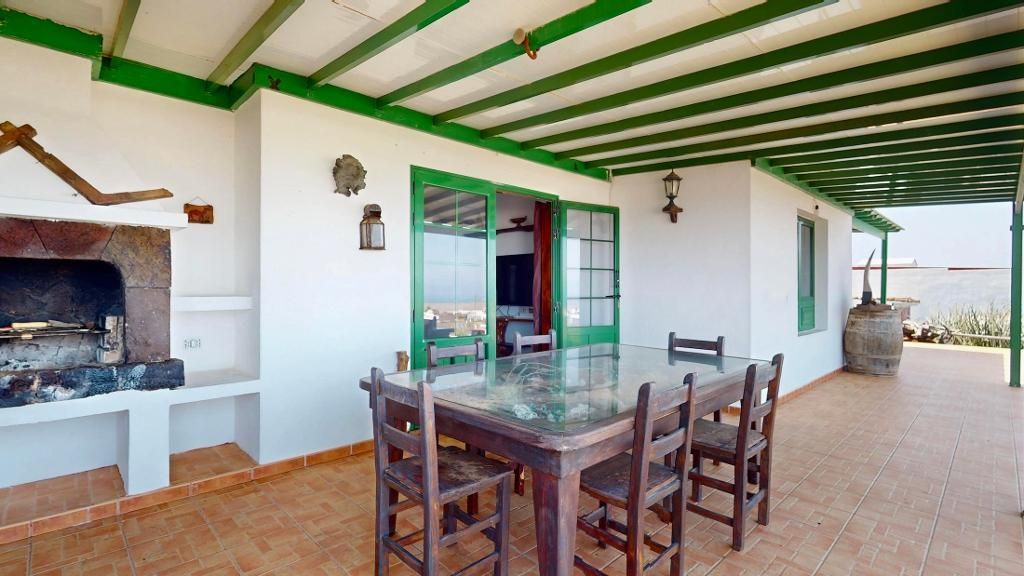 Property photo 2 of 14 <Caption/>