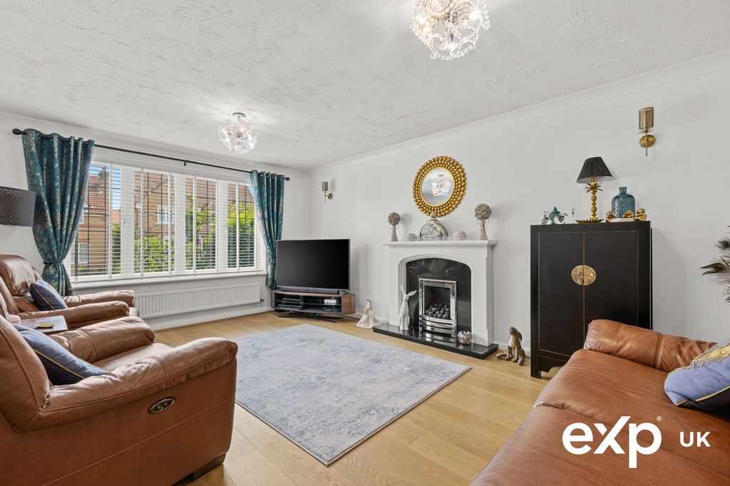 Property photo 3 of 42