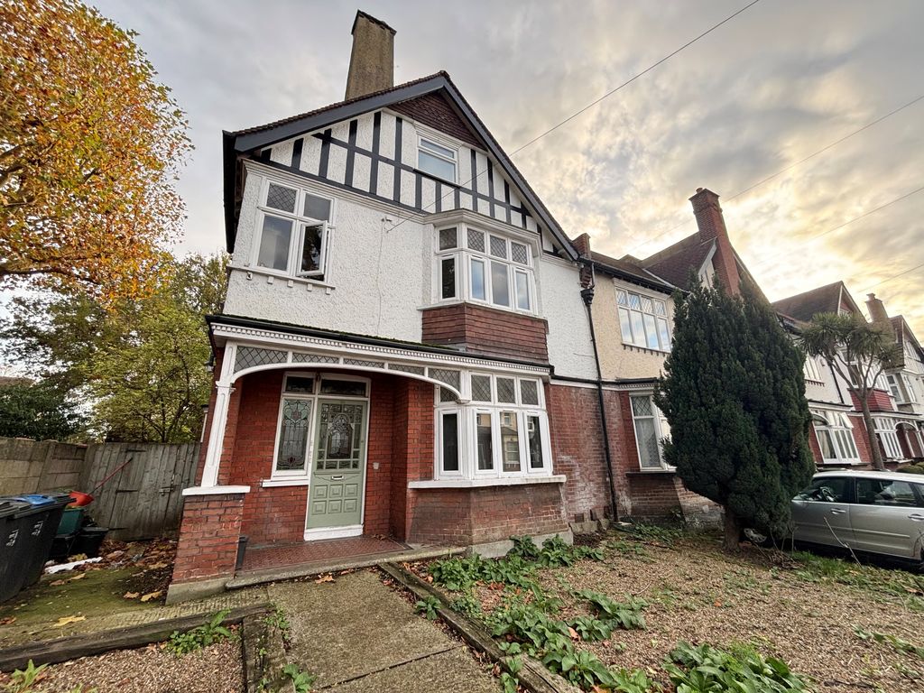 Property photo 1 of 5 Hi