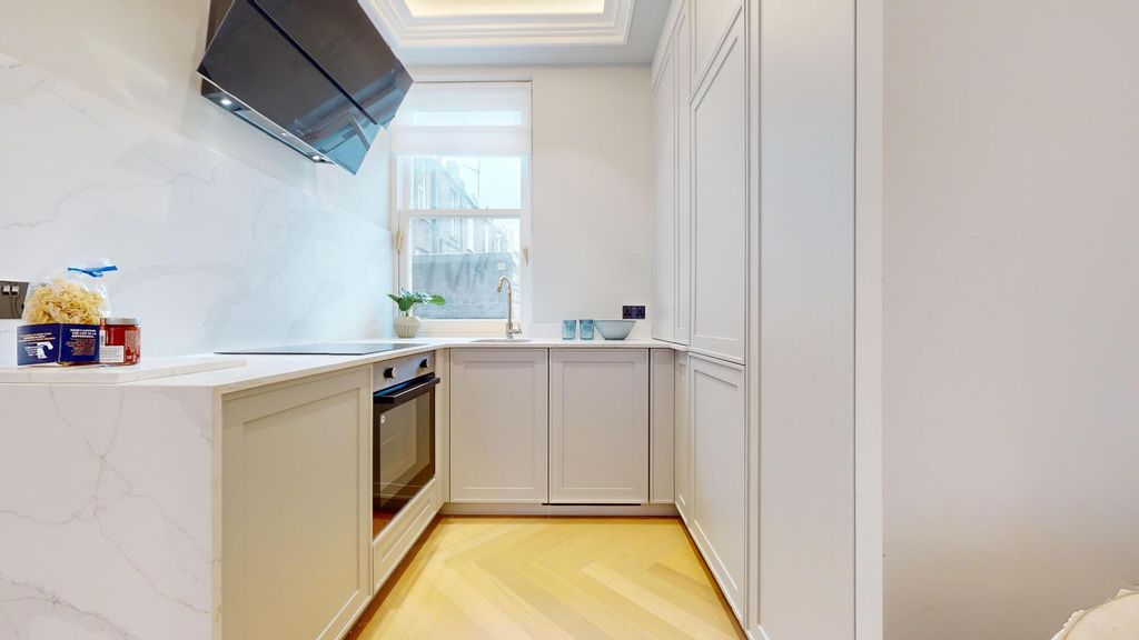 Property photo 2 of 4 Kitchen