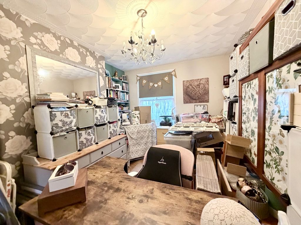 Property photo 3 of 11 Dining Room