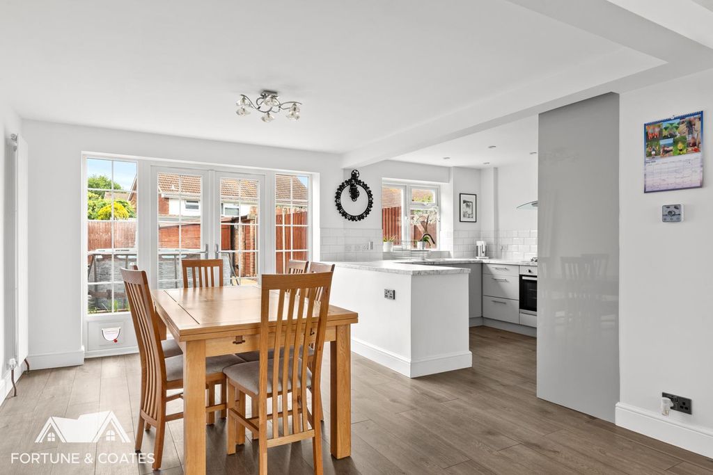 Property photo 2 of 22 Sakinscroft_16.Jpg
