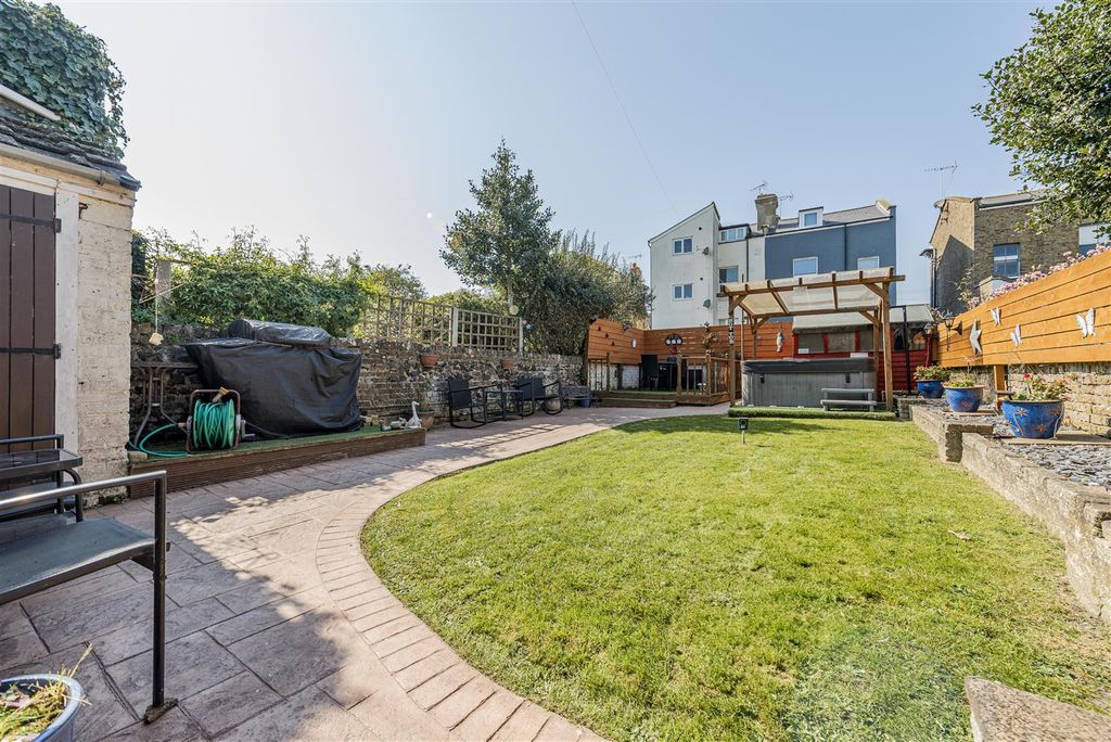 Property photo 1 of 39 L J Imaging-32.Jpg