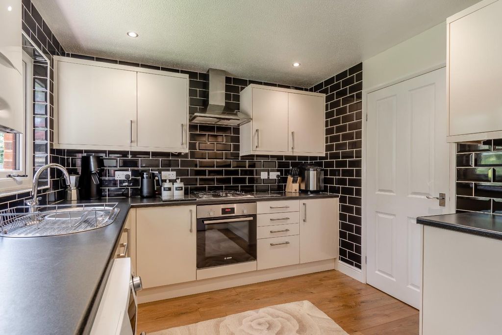 Property photo 2 of 15 8693739-Interior15.Jpg