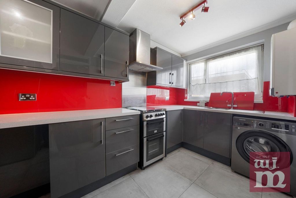 Property photo 2 of 13 Kitchen