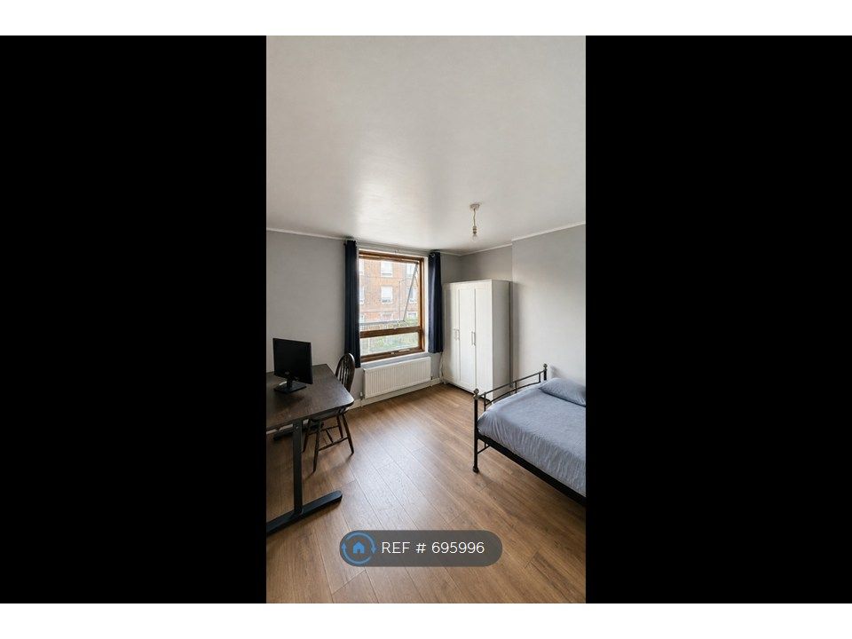 Property photo 3 of 9 Double Bedroom 1