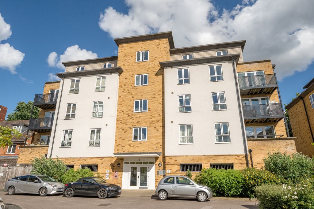 Property photo 1 of 9 1472093-17-6A2844...