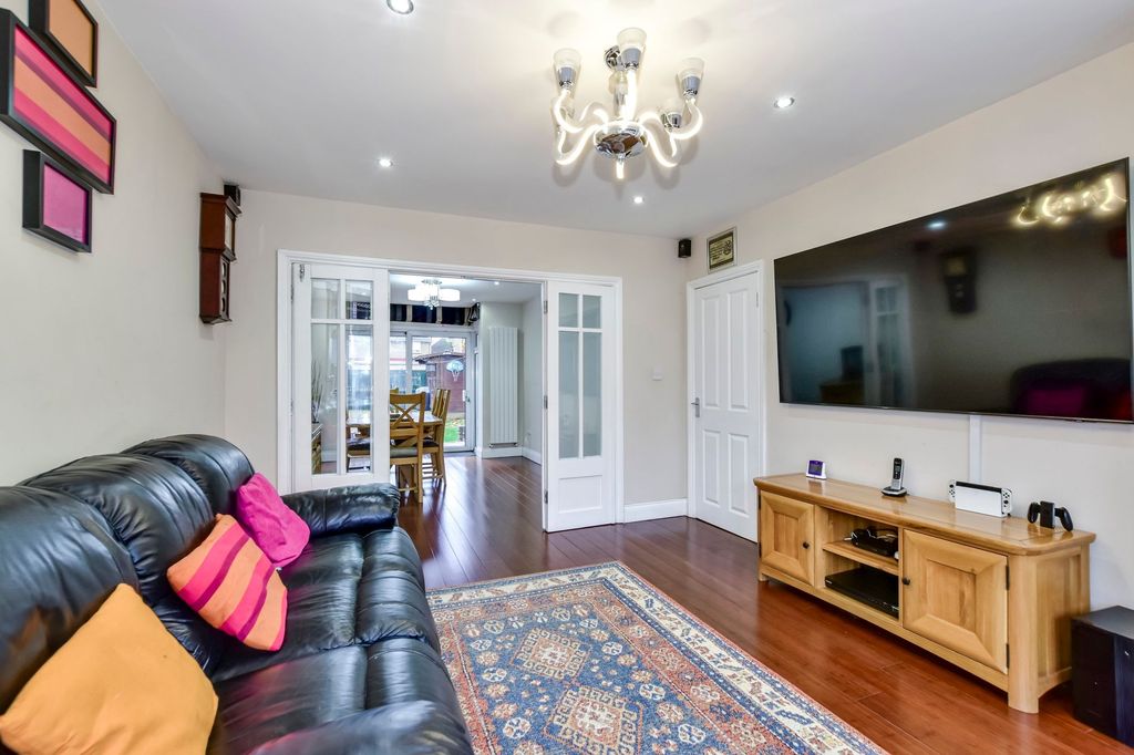 Property photo 3 of 24