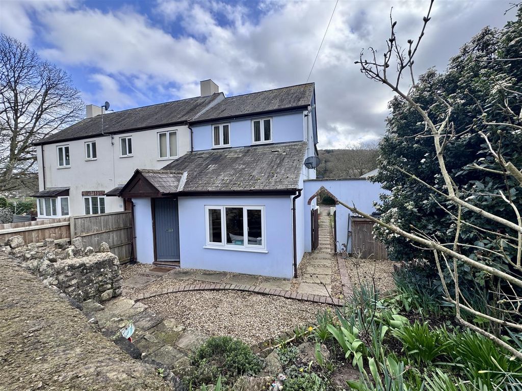 Property photo 1 of 11 Front View