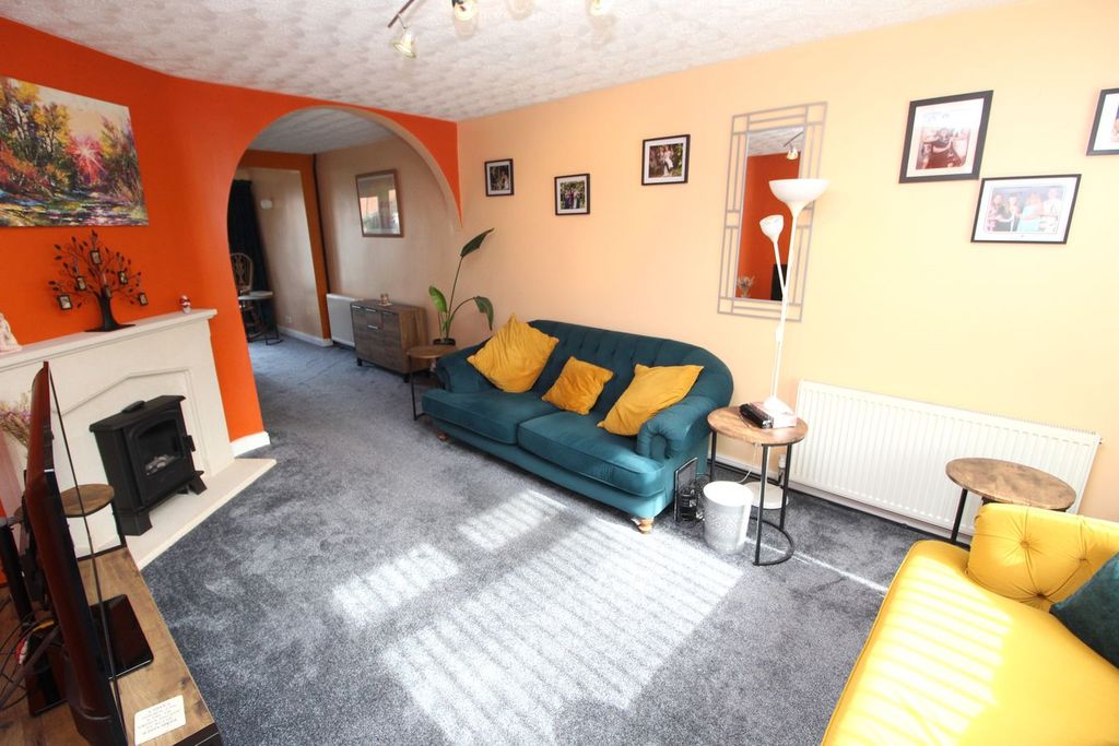 Property photo 3 of 18