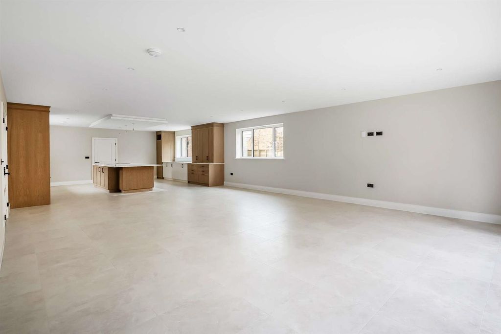 Additional image 20 of 4 bed detached house for saleCross Lanes, Guildford GU1