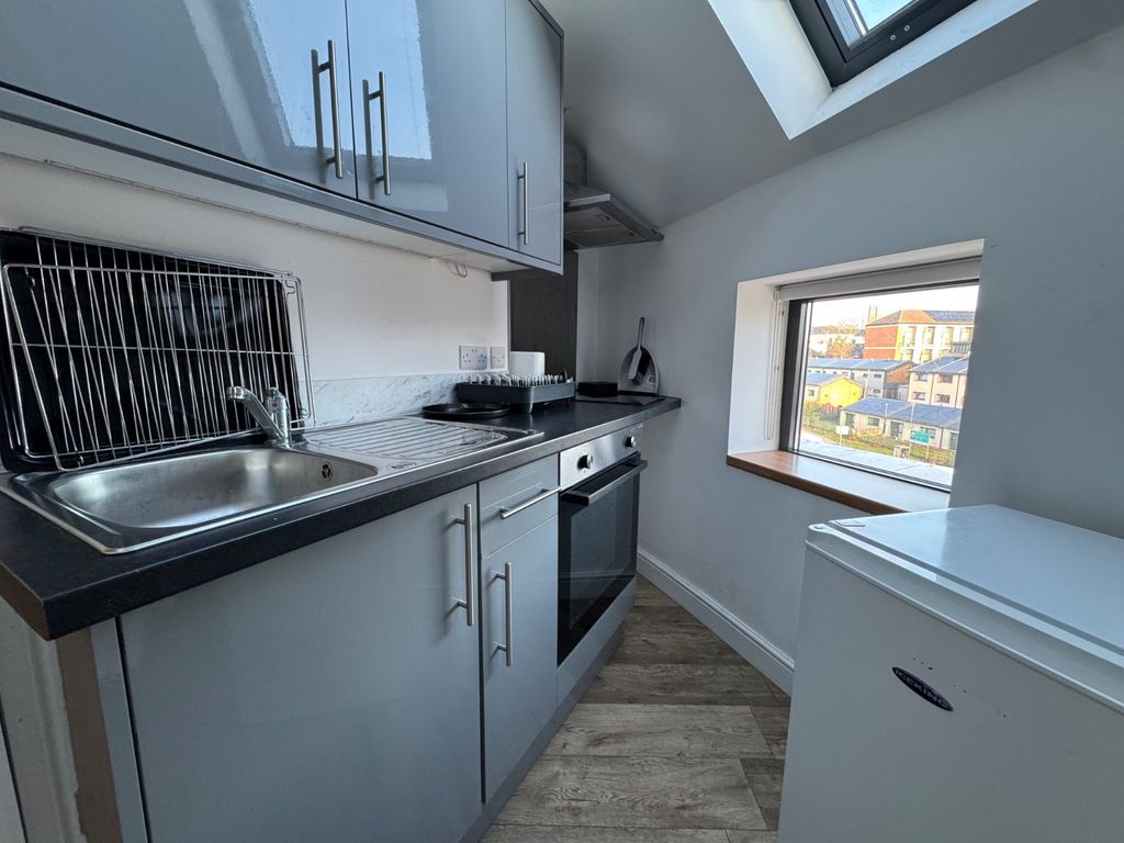 Property photo 3 of 8 Picture No. 02