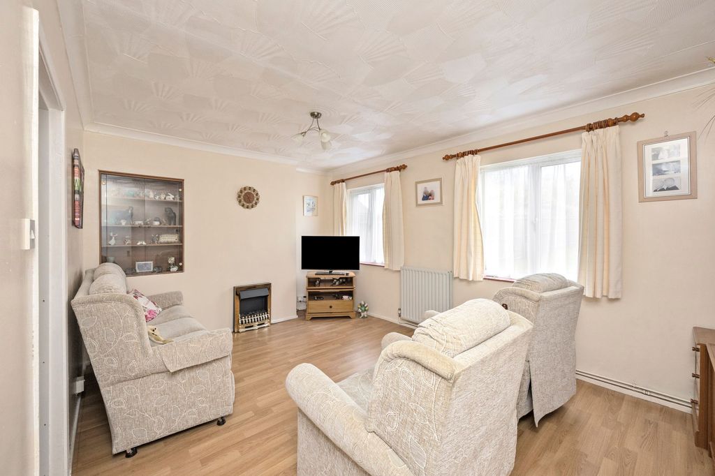 Property photo 2 of 24