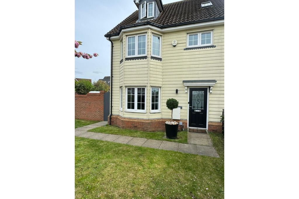 Property photo 2 of 36