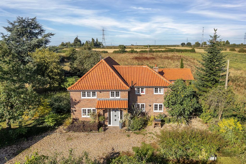 Property photo 2 of 32