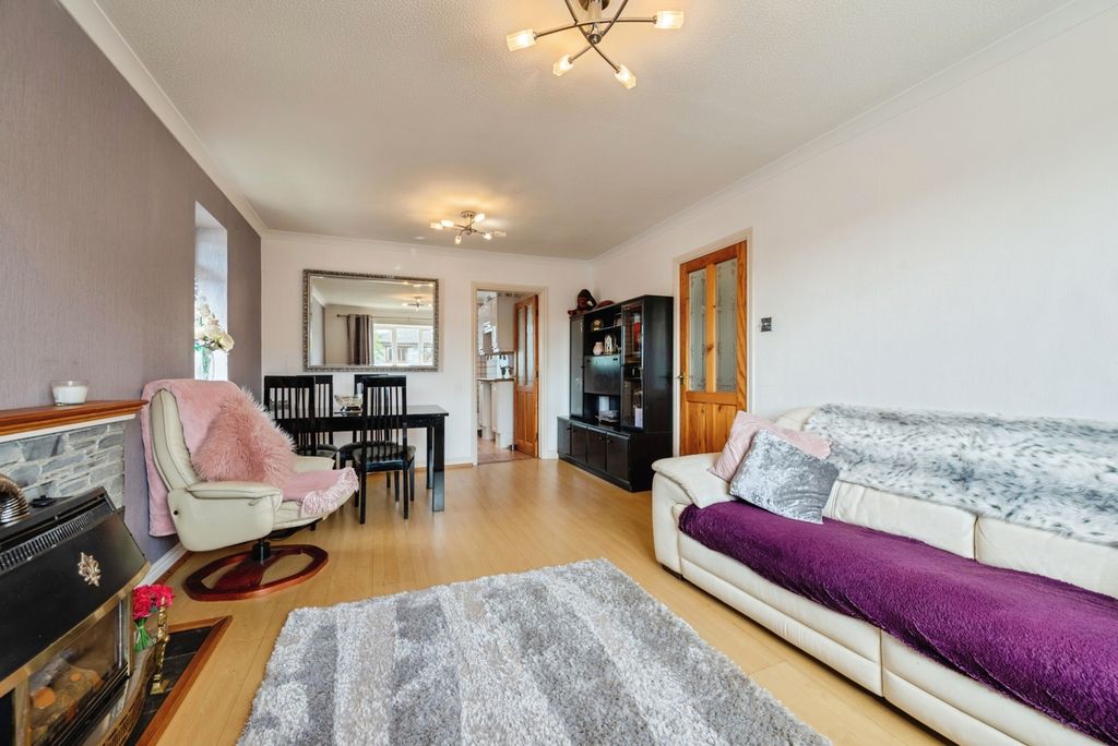 Property photo 3 of 13 Pbox-Img.Jpg