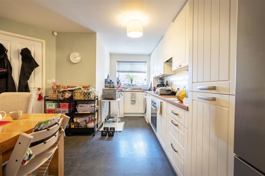 Property photo 3 of 8 Kitchen/Diner