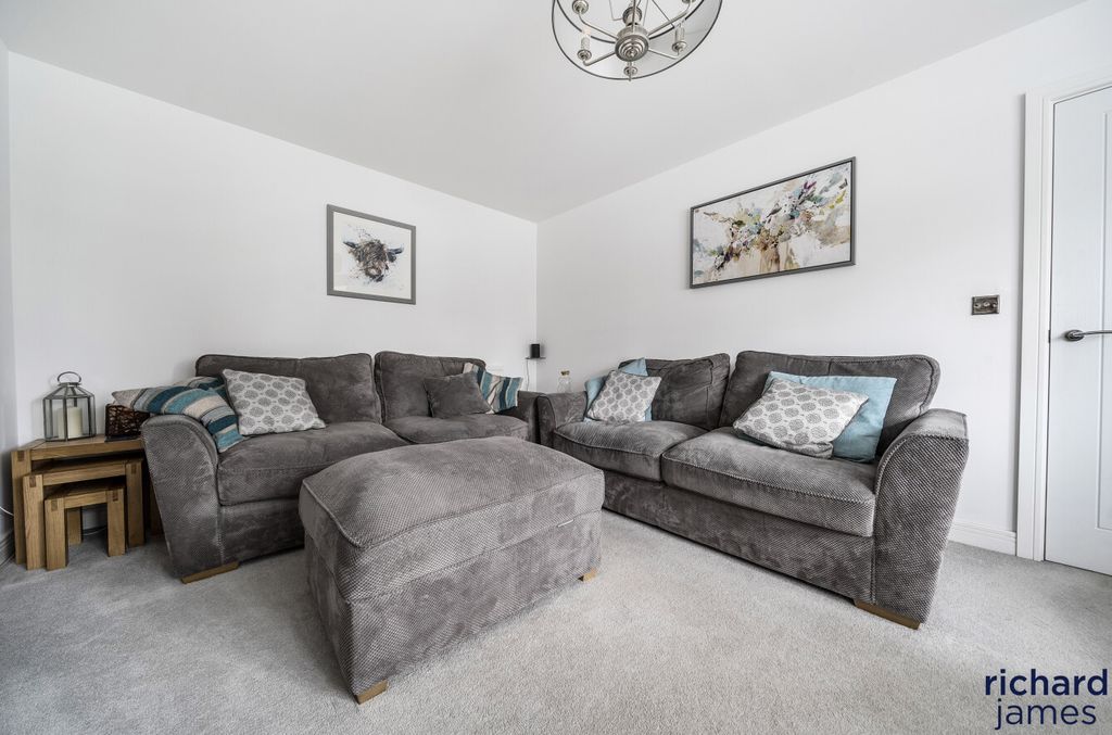 Property photo 2 of 18 Ac15E2Db70984B20B6646A5c543B50E7