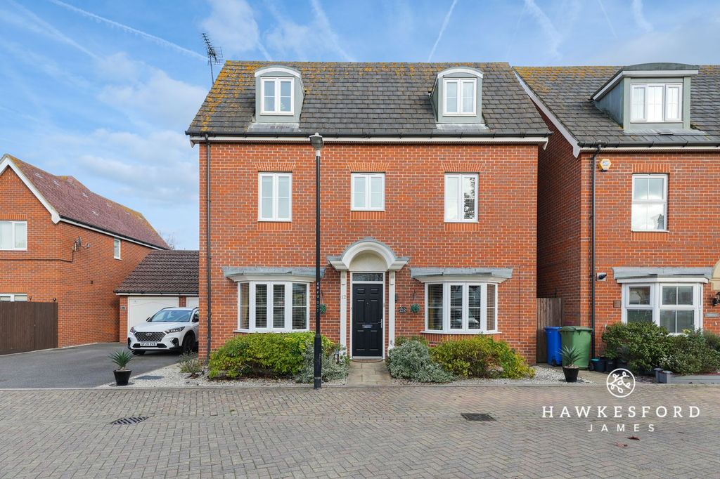 Property photo 1 of 24 Honesty Close, Sittingbourne - Front