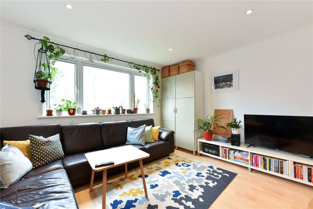 Property photo 2 of 9