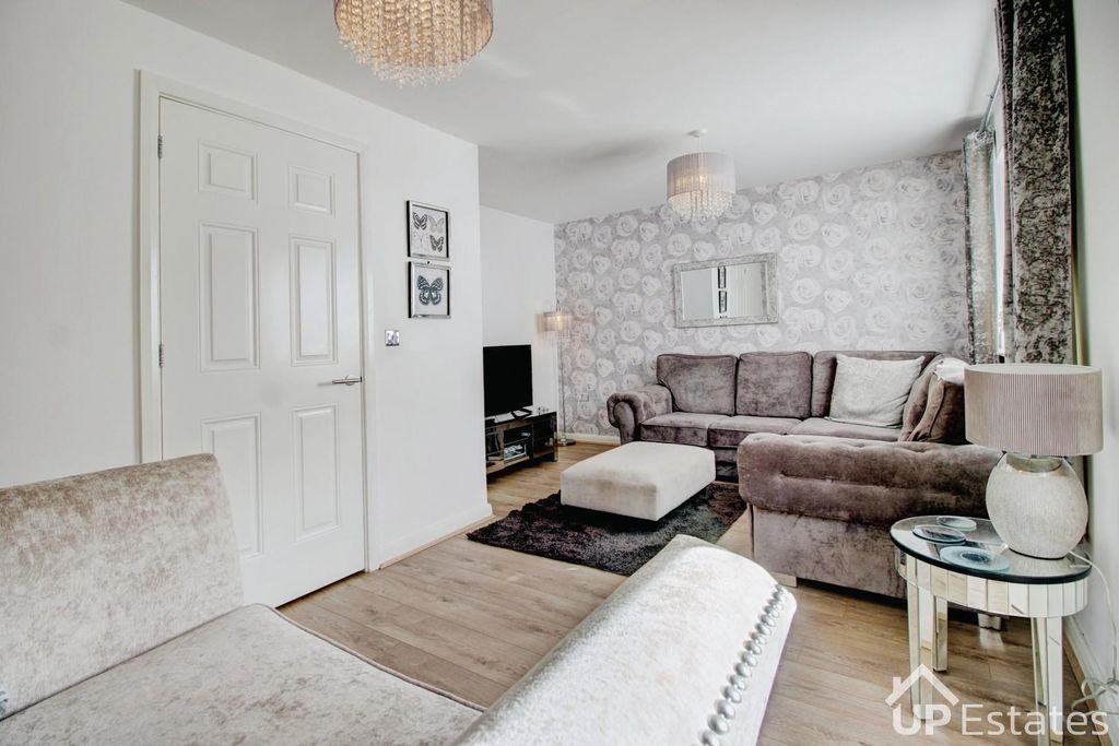 Property photo 2 of 21