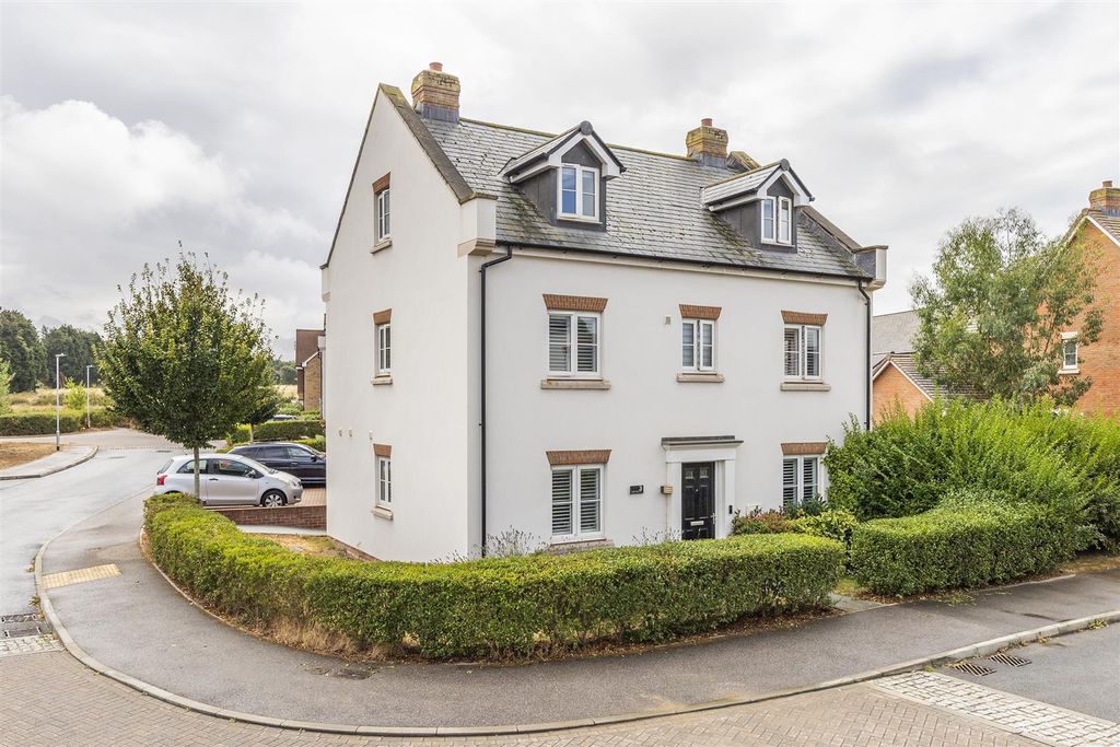 Property photo 1 of 40