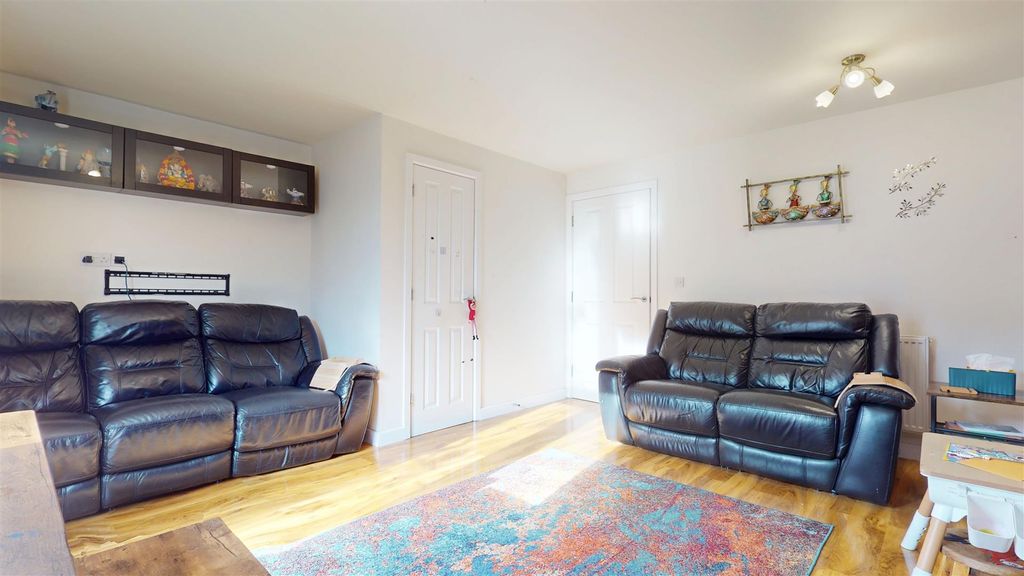 Property photo 3 of 13 02122026_001244.Jpg