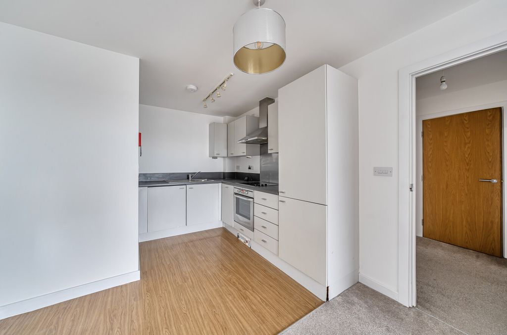 Property photo 3 of 16 1423248-8-69B0383...