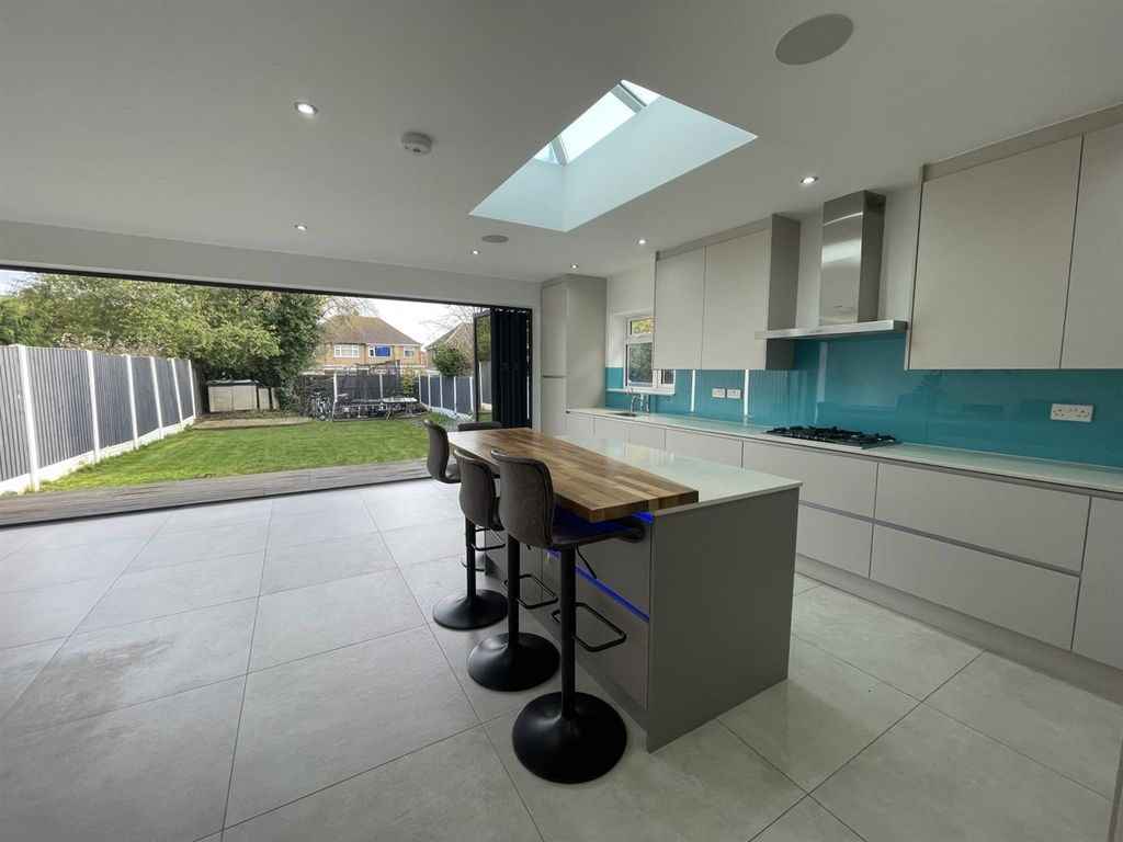 Property photo 1 of 13 3Â Bedroom Terraced For Rent