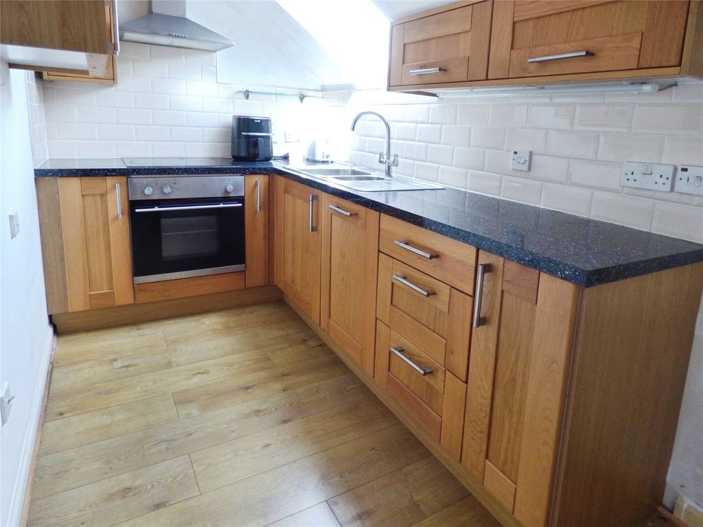 Property photo 3 of 8 Picture No. 04