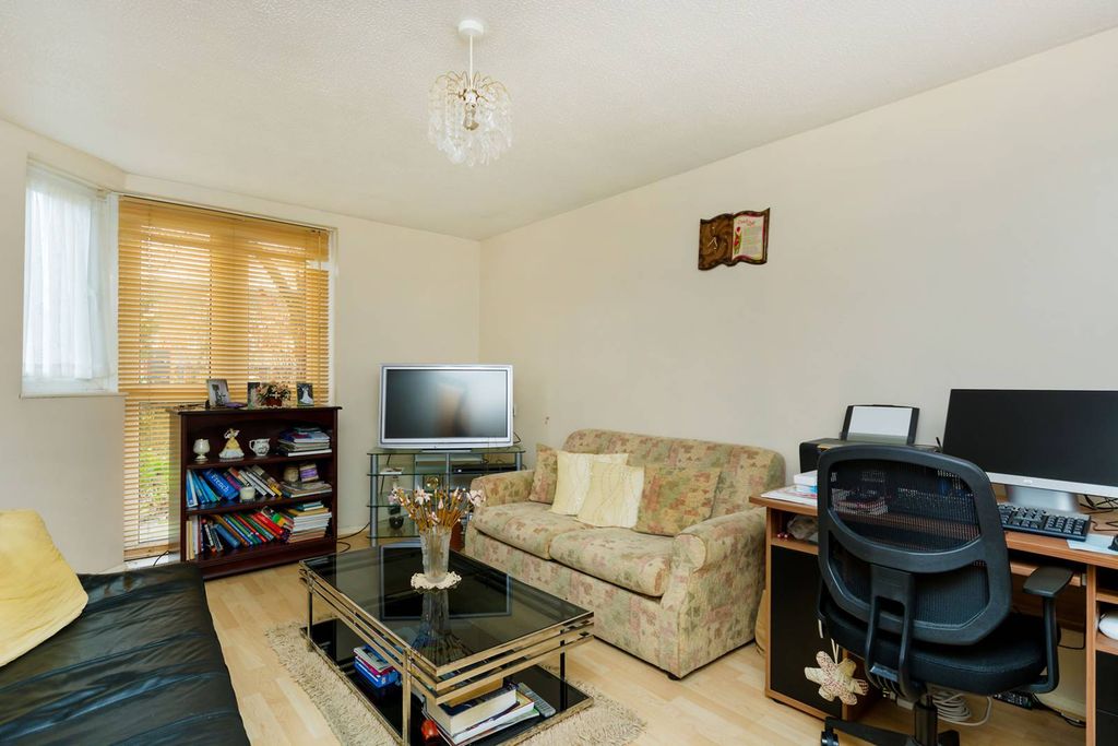 Property photo 2 of 5