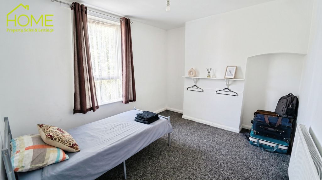 Property photo 3 of 13 79822988-14.Png