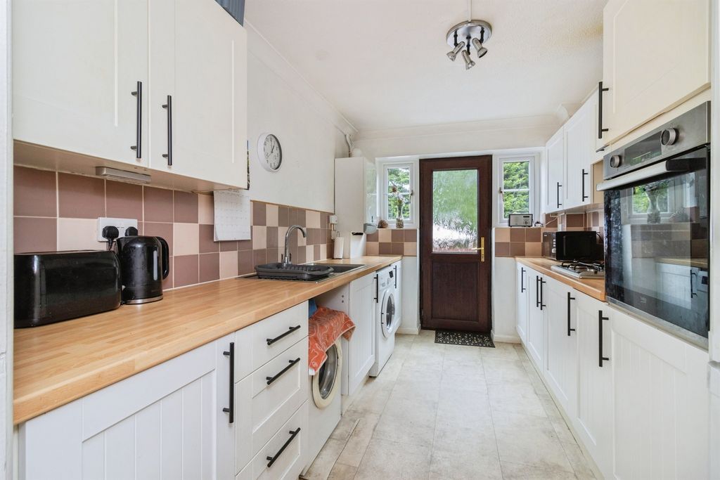 Property photo 2 of 17