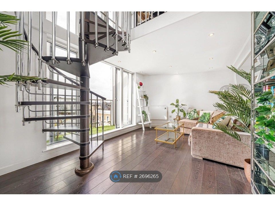 Property photo 1 of 14 Living Room