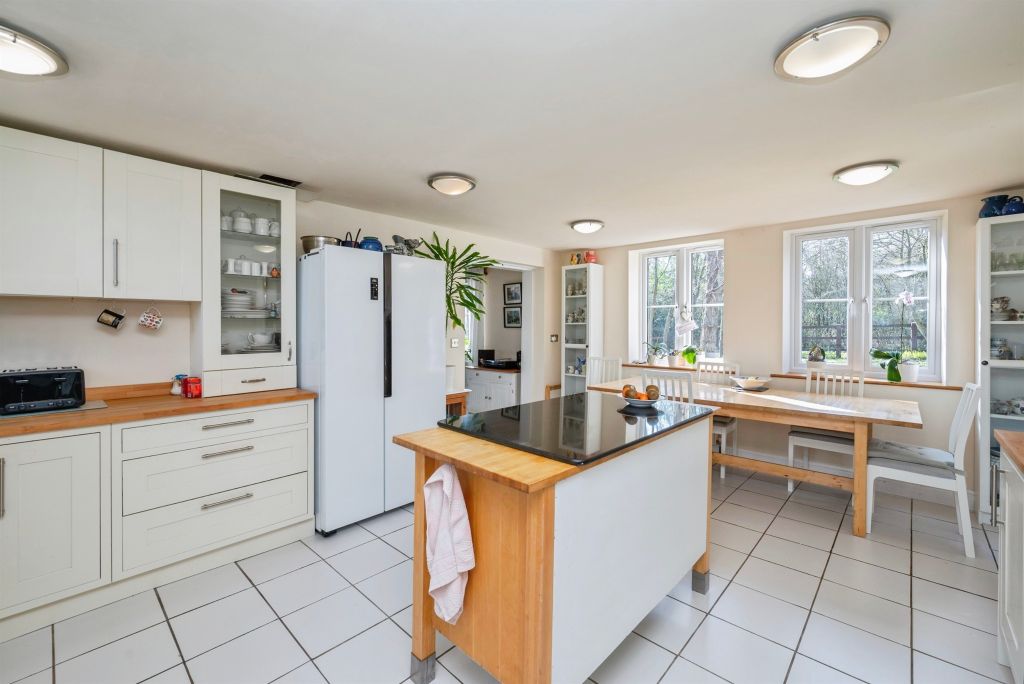 Property photo 3 of 23