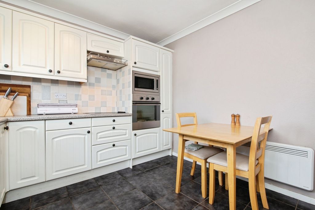 Property photo 2 of 17 Photo