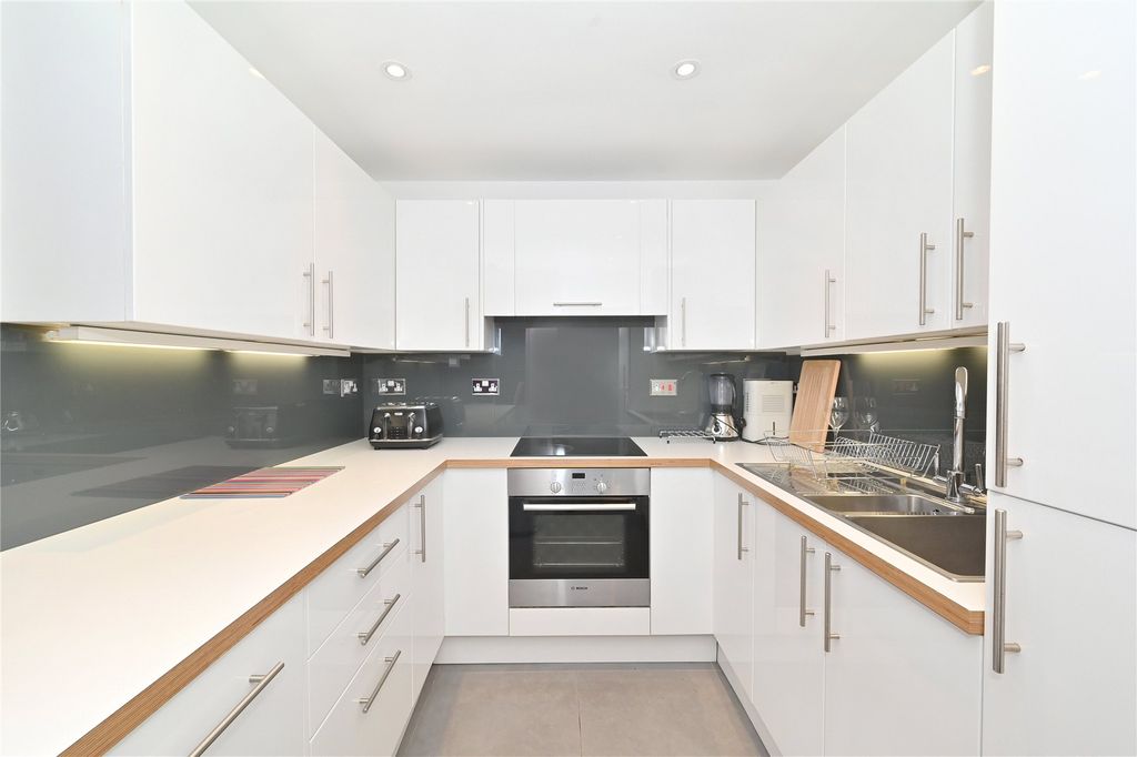 Property photo 2 of 9 Kitchen
