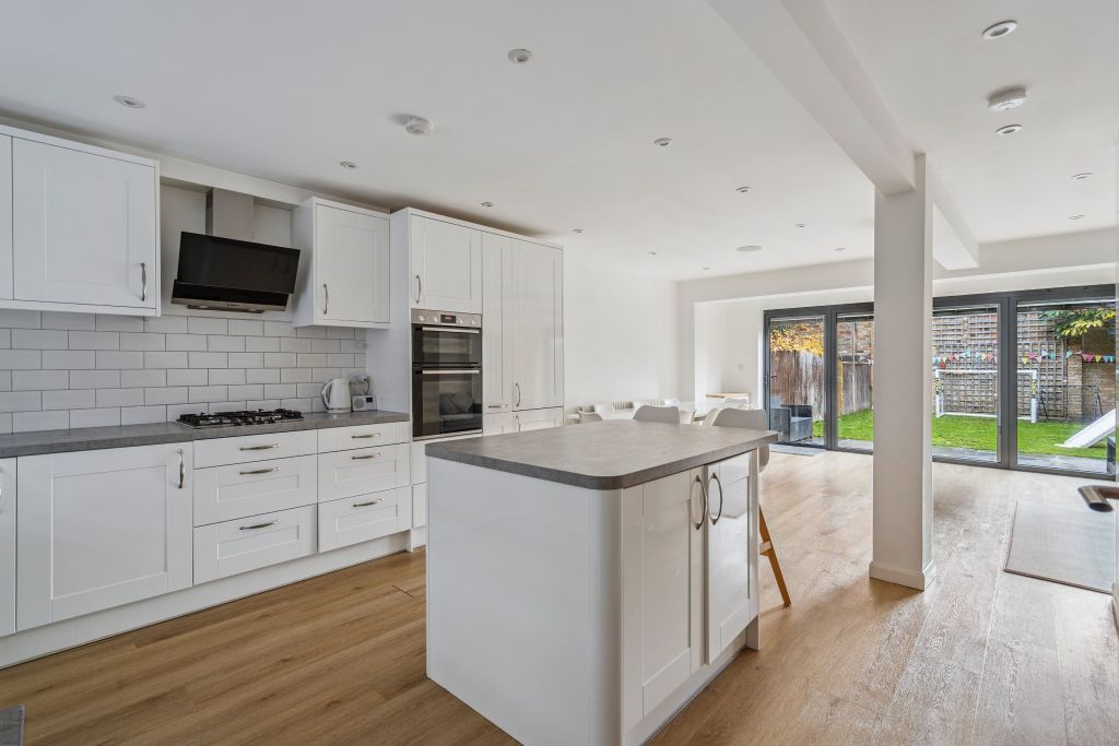 Property photo 3 of 16