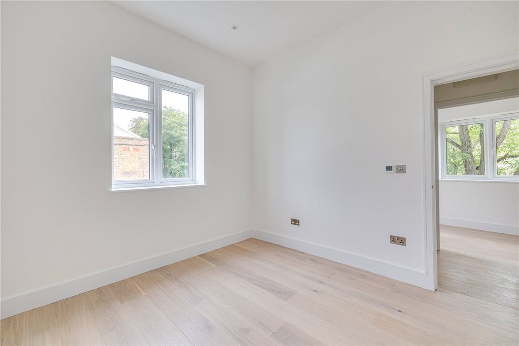Property photo 2 of 11 Picture No. 02