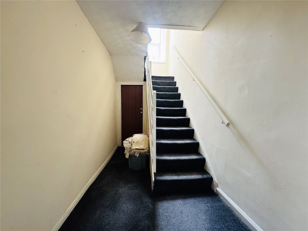 Property photo 3 of 6 Picture No. 02
