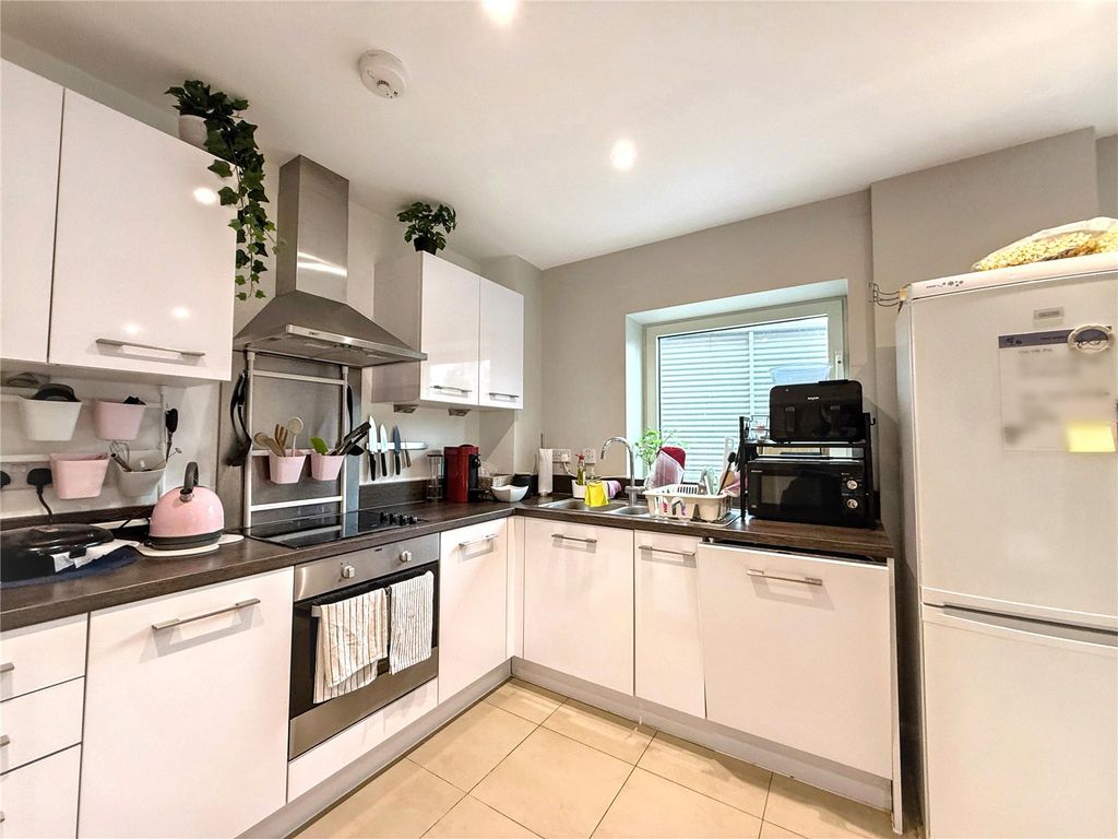 Property photo 3 of 10 Picture No. 12
