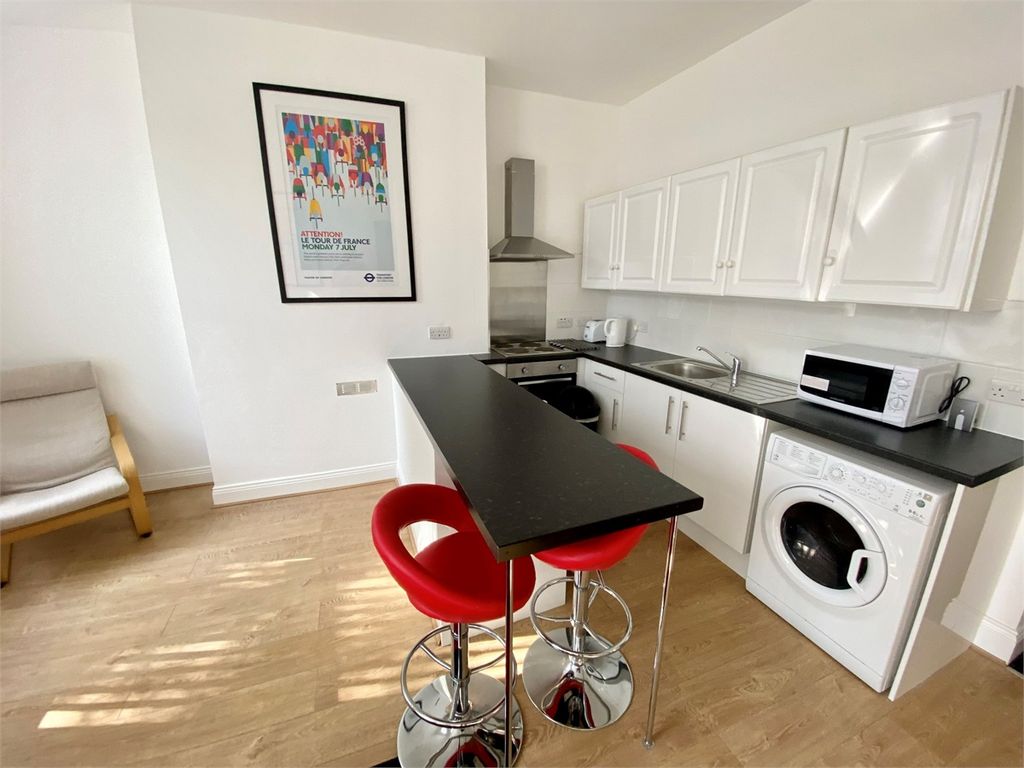 Property photo 2 of 8